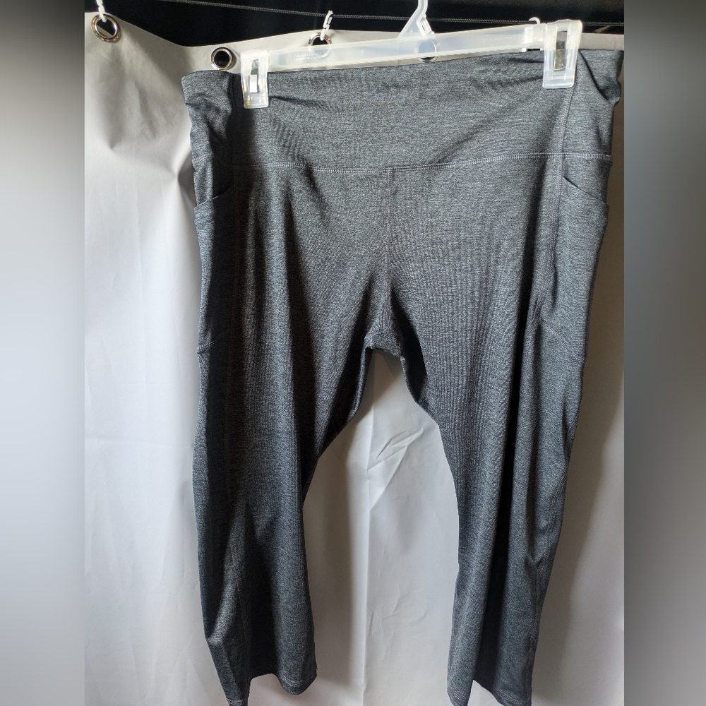 Avia Gray Women's Capris